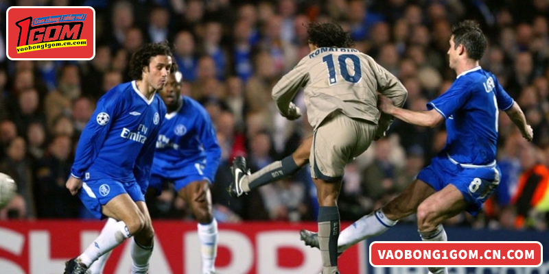 Những điểm then chốt giúp Ronaldinho vươn tới danh hiệu Quả Bóng Vàng năm 2005